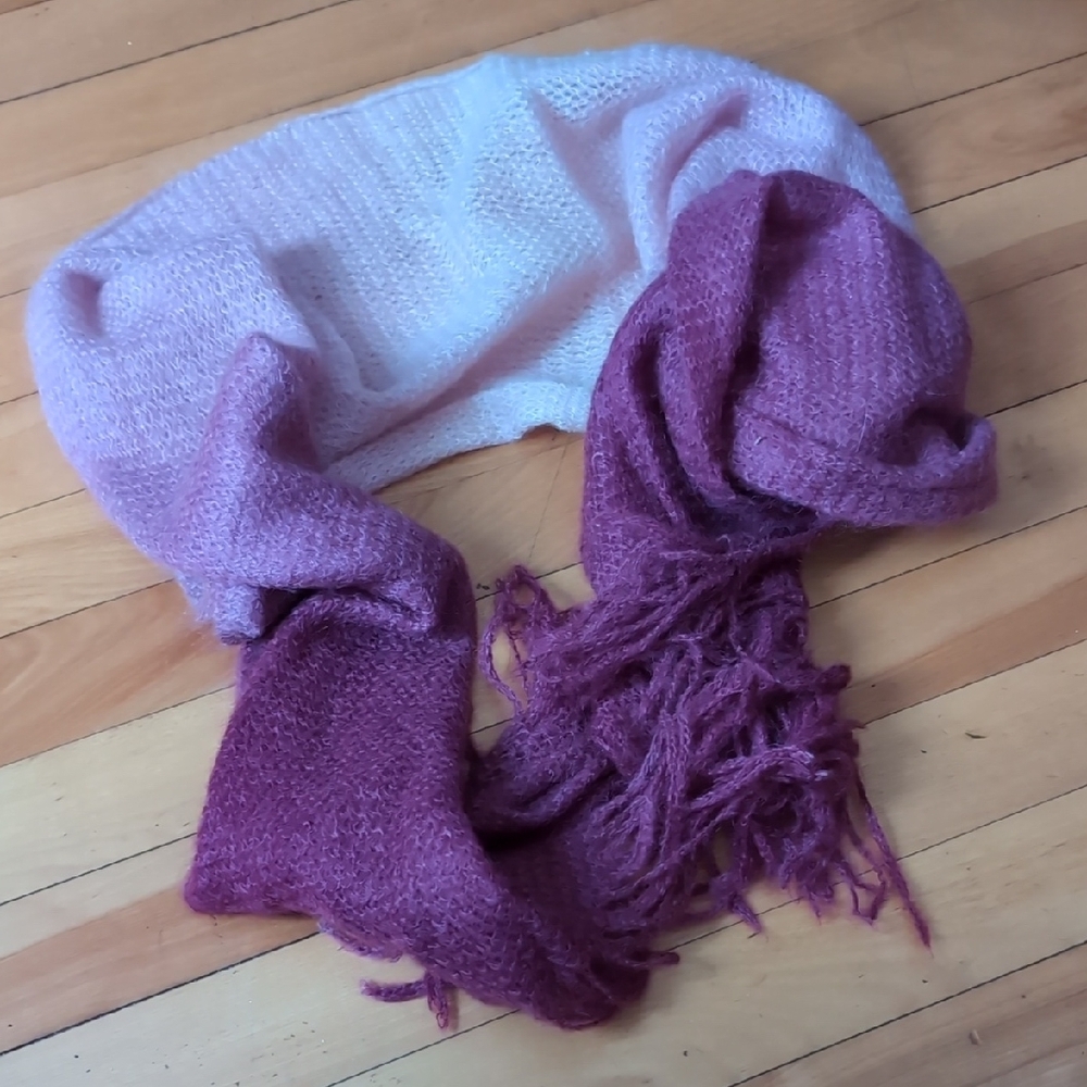 Elegant Italian Mohair Pink/Cranberry Scarf - Picture 4 of 7